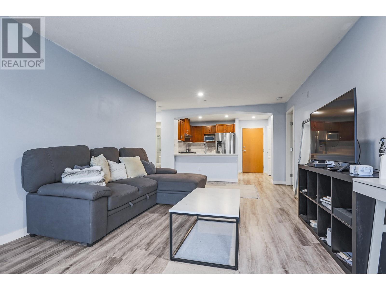 302 2951 Silver Springs Boulevard, Coquitlam, British Columbia  V3E 3S4 - Photo 8 - R2938280