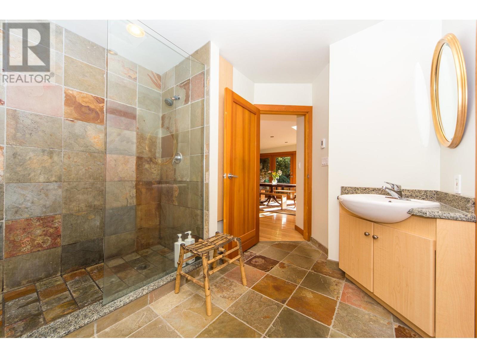 170 Highview Place, Lions Bay, British Columbia  V0N 2E0 - Photo 24 - R2938283