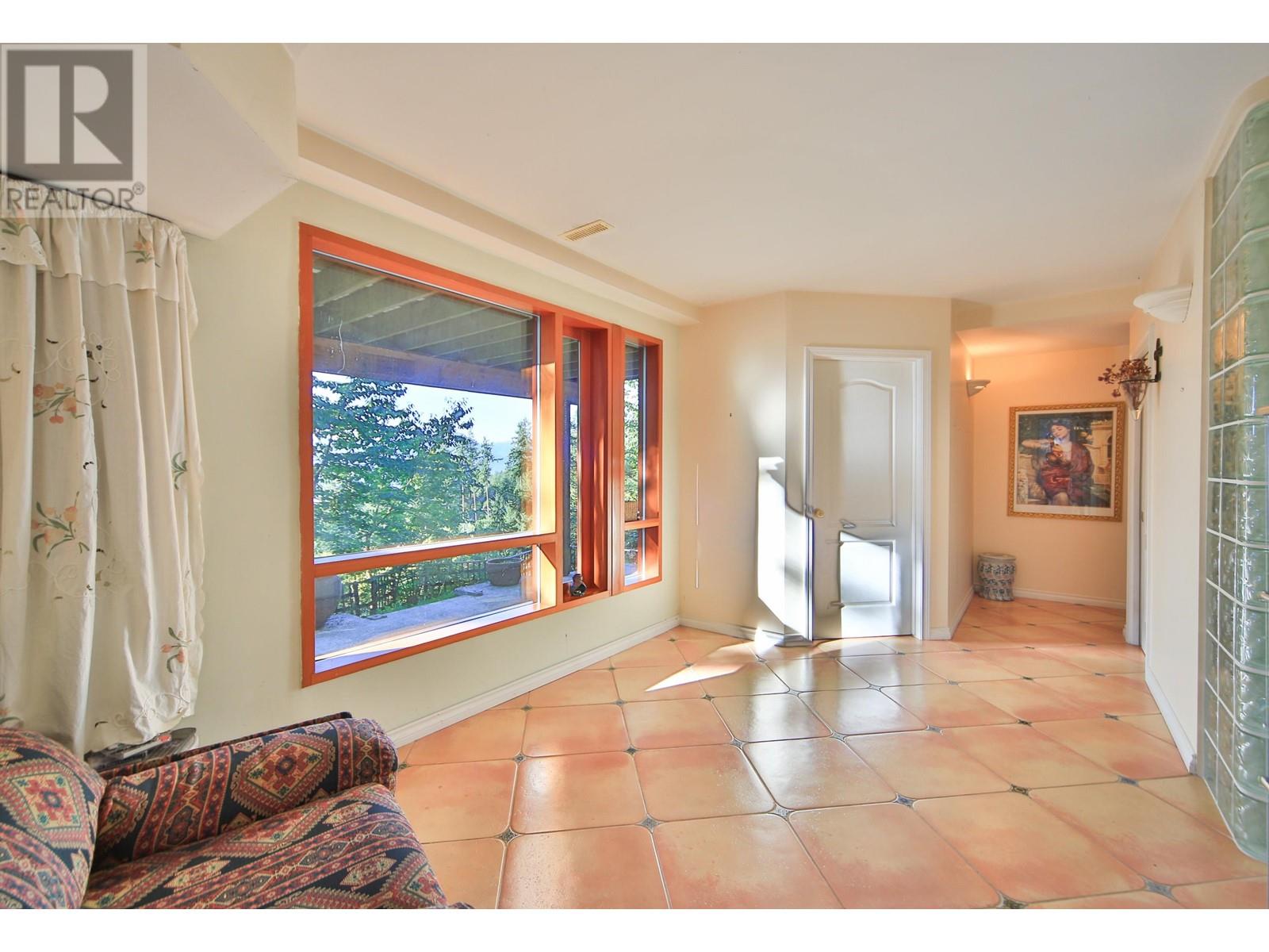 170 Highview Place, Lions Bay, British Columbia  V0N 2E0 - Photo 31 - R2938283