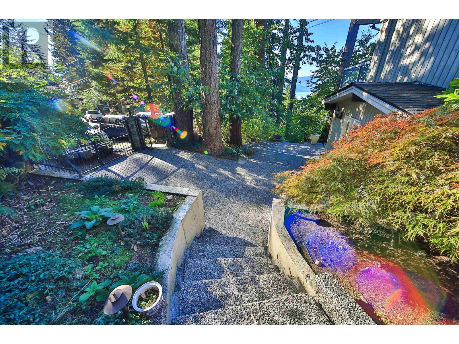170 Highview Place, Lions Bay, British Columbia  V0N 2E0 - Photo 32 - R2938283