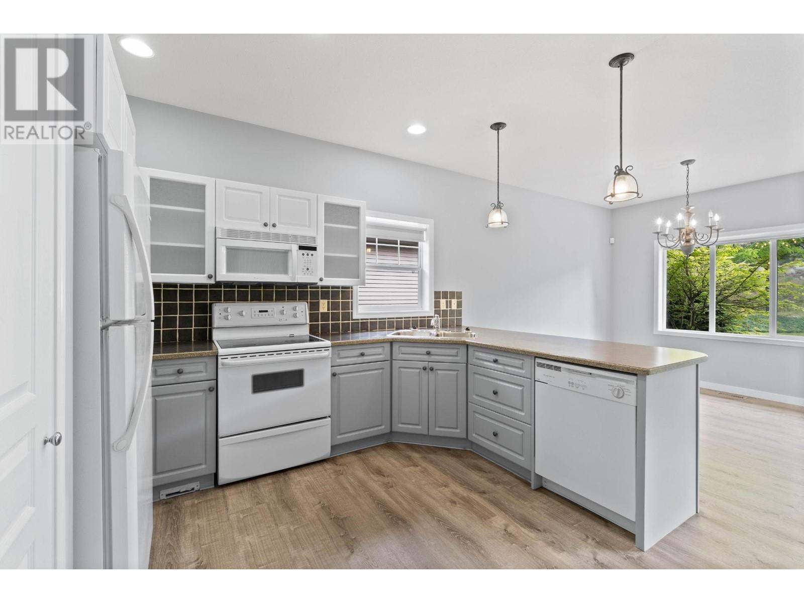 217 Sagewood Drive, Kamloops, British Columbia  V2H 1R1 - Photo 8 - 181475