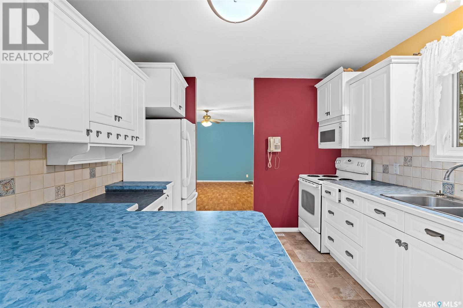 124 2nd Avenue, Mortlach, Saskatchewan  S0H 3E0 - Photo 13 - SK986754