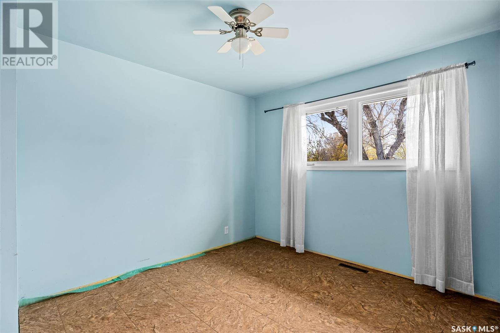 124 2nd Avenue, Mortlach, Saskatchewan  S0H 3E0 - Photo 15 - SK986754
