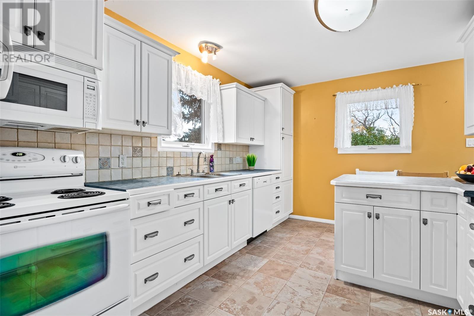 124 2nd Avenue, Mortlach, Saskatchewan  S0H 3E0 - Photo 9 - SK986754