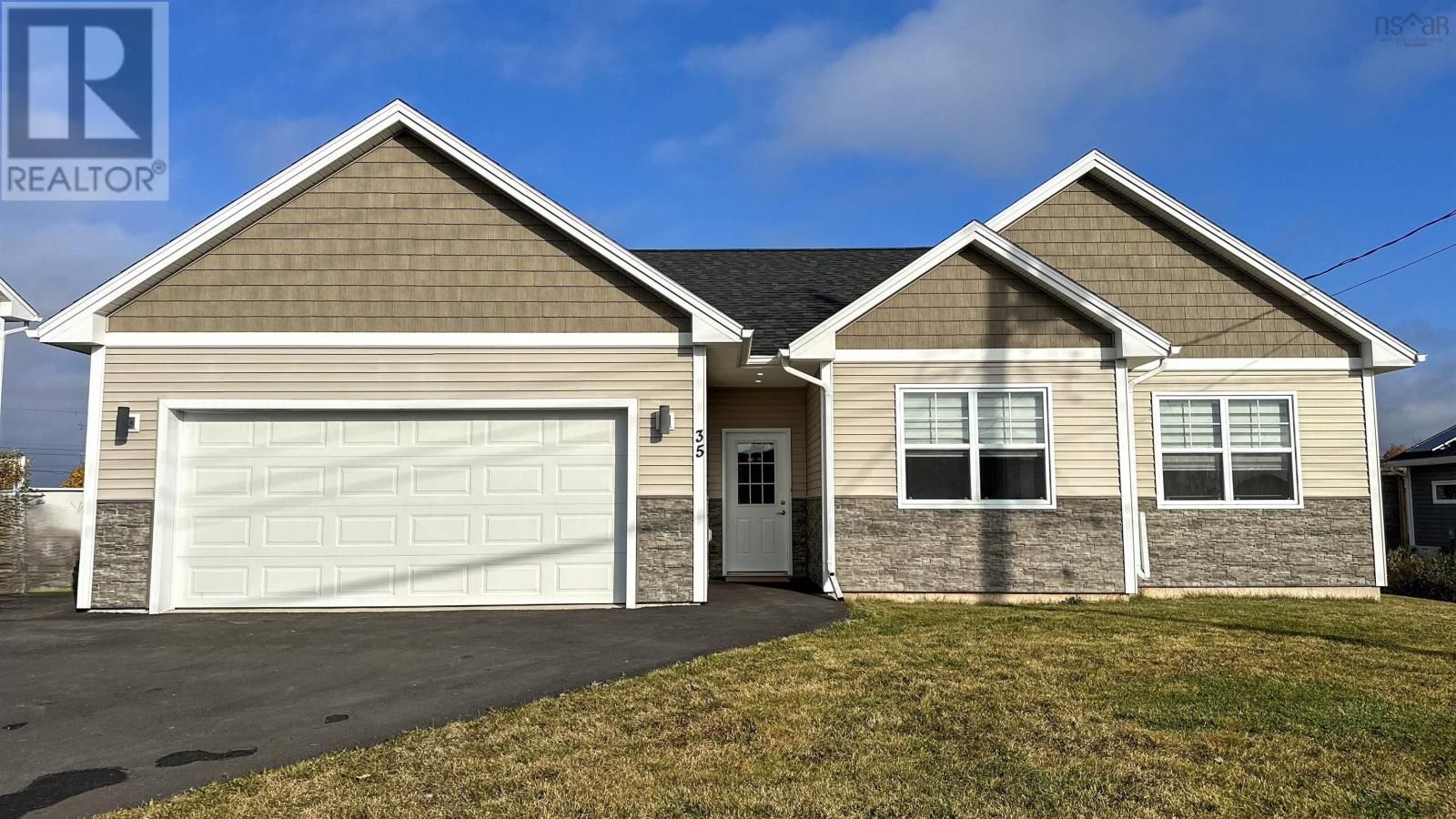 35 Ridge Avenue, Stewiacke, Nova Scotia  B0N 2J0 - Photo 1 - 202425256