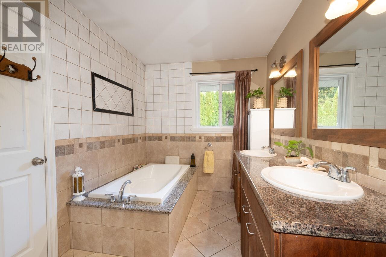 20899 Camwood Avenue, Maple Ridge, British Columbia  V2X 2N9 - Photo 21 - R2938216