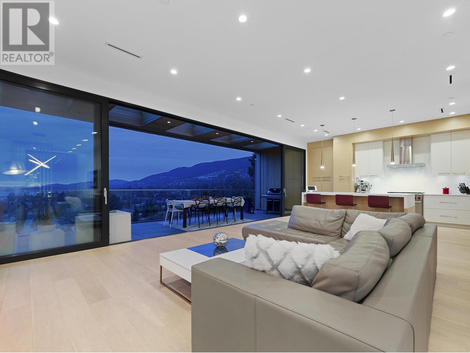 803 Braeside Street, West Vancouver, British Columbia  V7T 2K7 - Photo 3 - R2930709