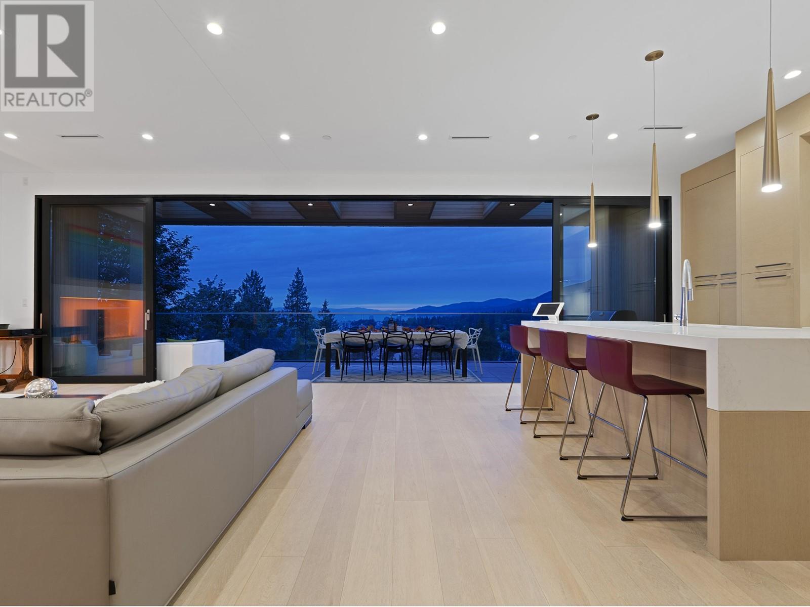 803 Braeside Street, West Vancouver, British Columbia  V7T 2K7 - Photo 2 - R2930709