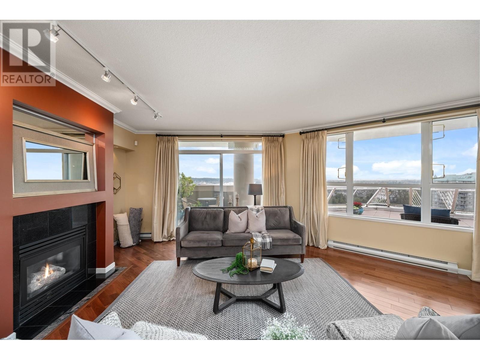 2002 1185 Quayside Drive, New Westminster, British Columbia  V3M 6T8 - Photo 3 - R2938381