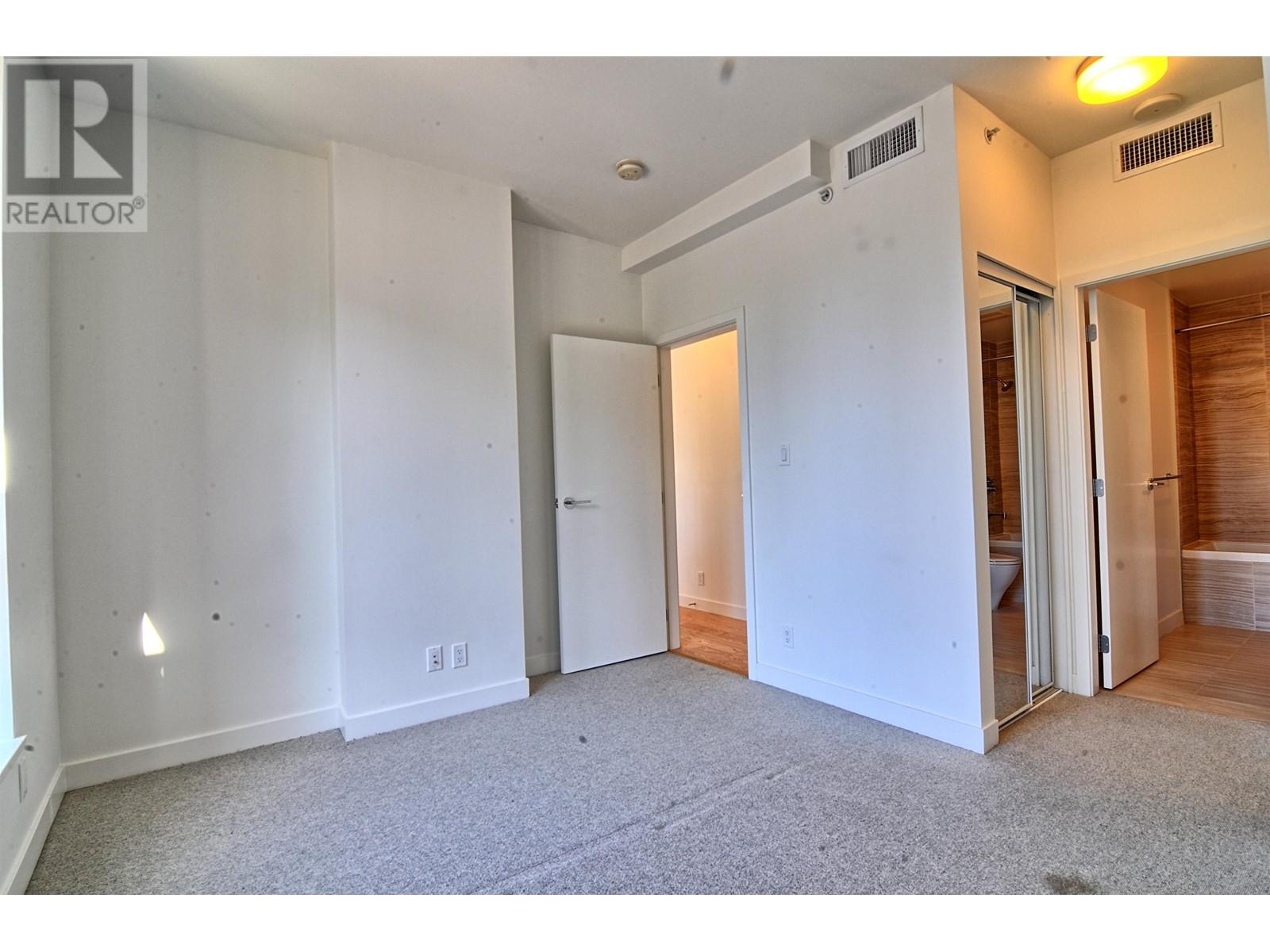 Listing Picture 10 of 34 : 302 7333 MURDOCH AVENUE, Richmond / 烈治文 - 魯藝地產 Yvonne Lu Group - MLS Medallion Club Member