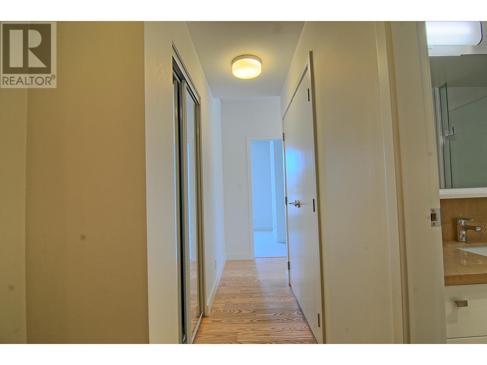 Listing Picture 21 of 34 : 302 7333 MURDOCH AVENUE, Richmond / 烈治文 - 魯藝地產 Yvonne Lu Group - MLS Medallion Club Member