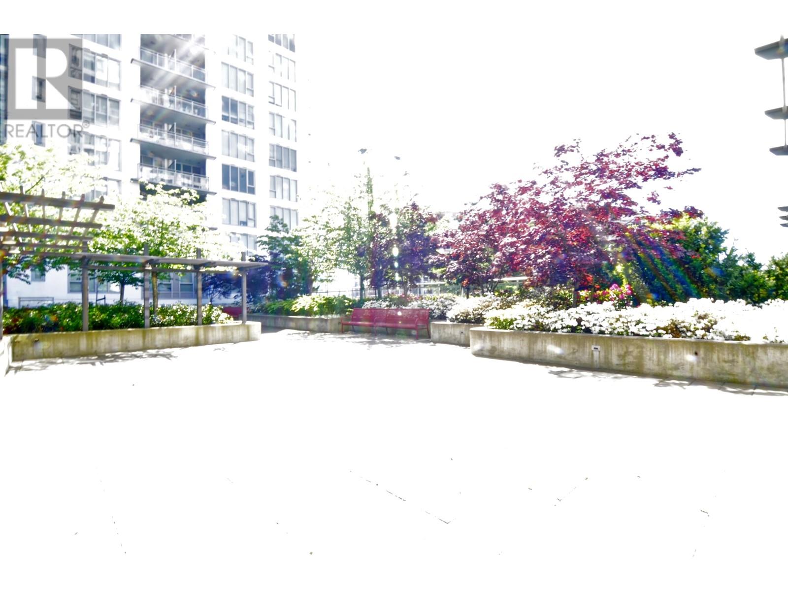 Listing Picture 29 of 34 : 302 7333 MURDOCH AVENUE, Richmond / 烈治文 - 魯藝地產 Yvonne Lu Group - MLS Medallion Club Member