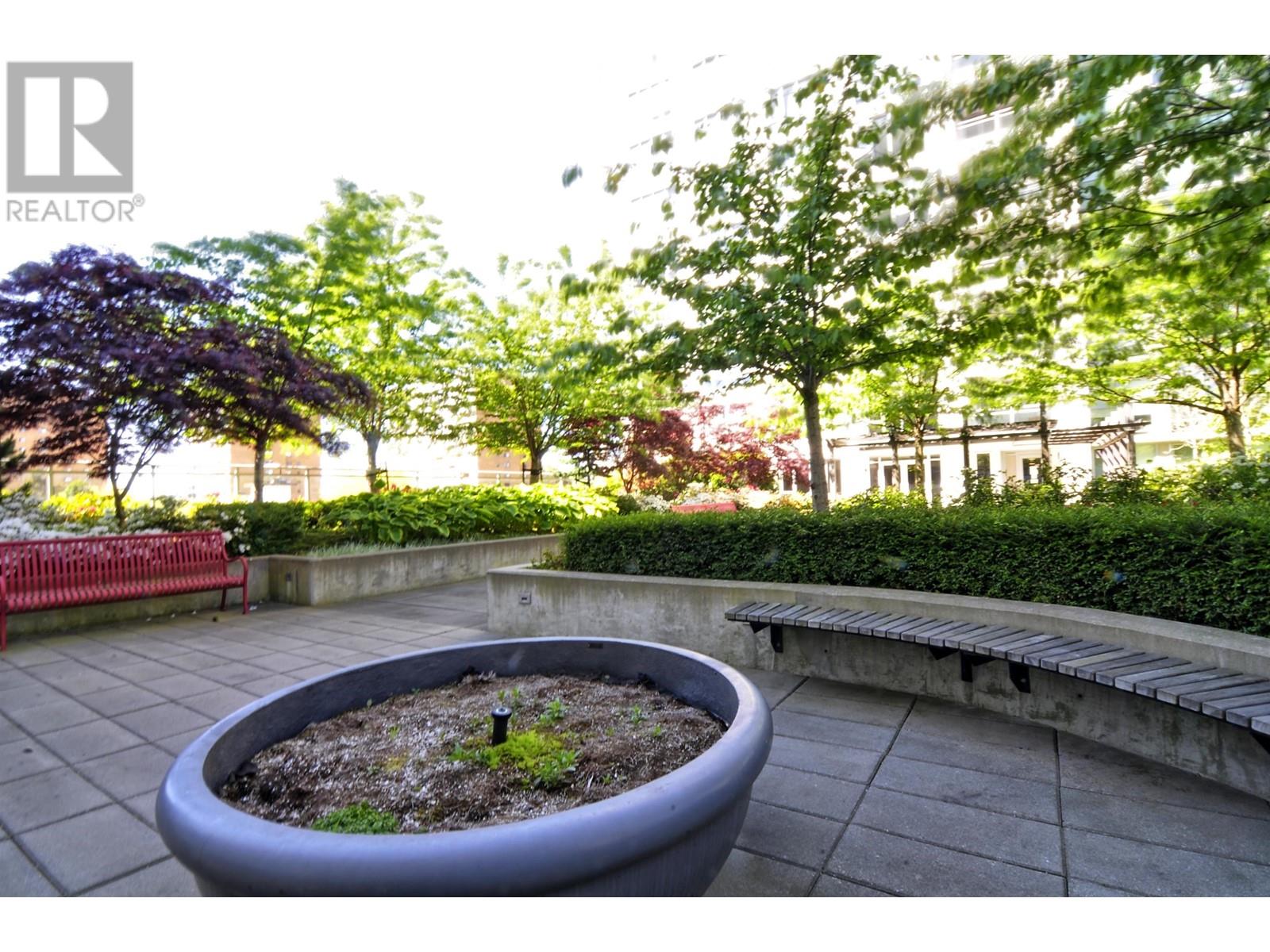 Listing Picture 31 of 34 : 302 7333 MURDOCH AVENUE, Richmond / 烈治文 - 魯藝地產 Yvonne Lu Group - MLS Medallion Club Member