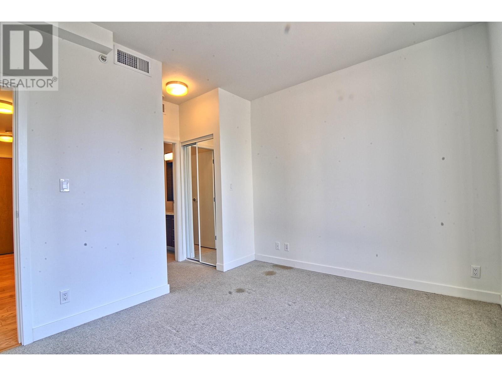 Listing Picture 9 of 34 : 302 7333 MURDOCH AVENUE, Richmond / 烈治文 - 魯藝地產 Yvonne Lu Group - MLS Medallion Club Member