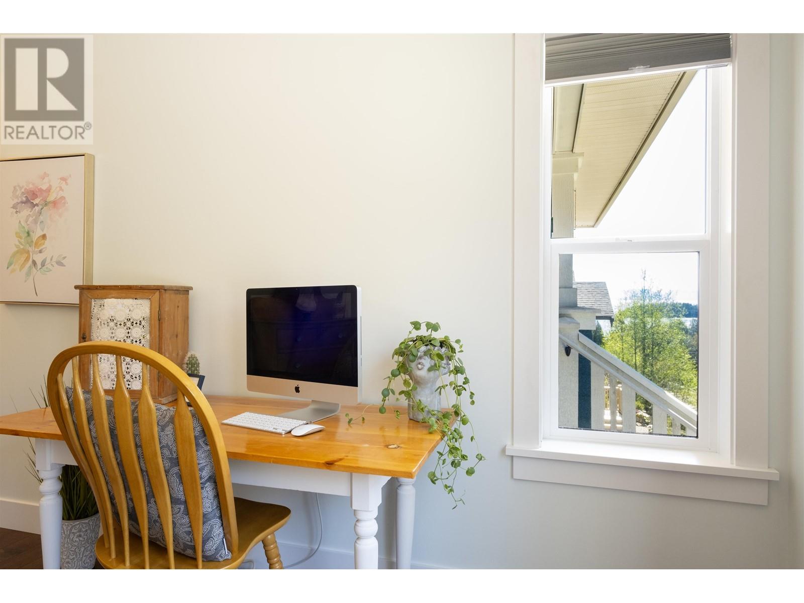 5438 Mccourt Road, Sechelt, British Columbia  V7Z 0N6 - Photo 13 - R2938369