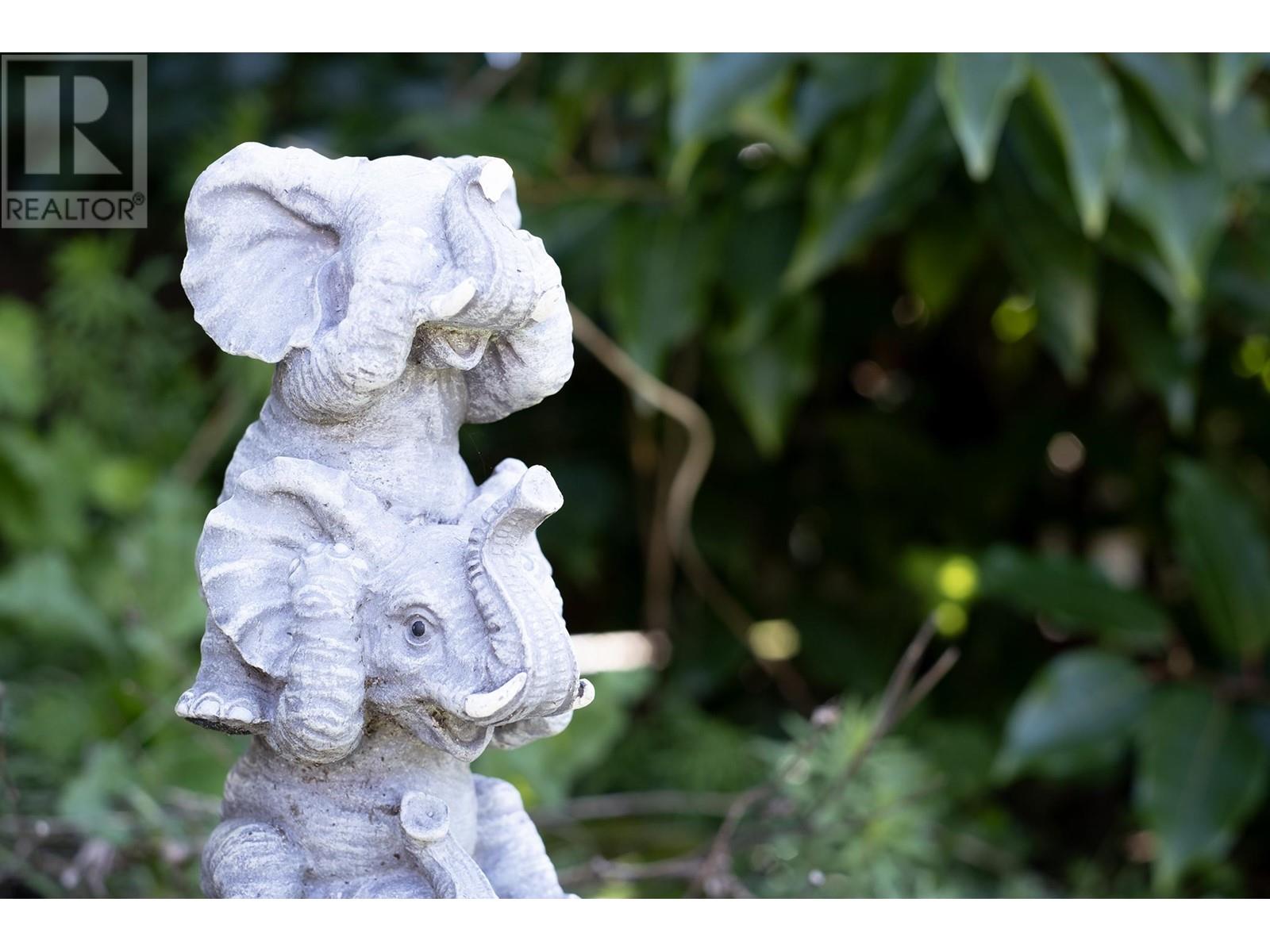 5438 Mccourt Road, Sechelt, British Columbia  V7Z 0N6 - Photo 33 - R2938369