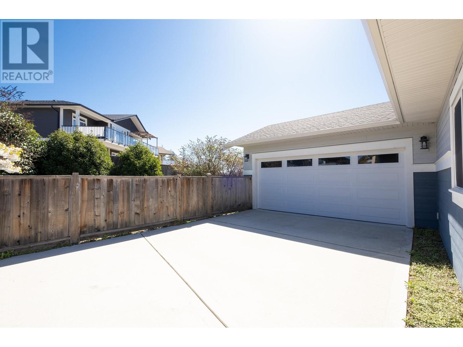 5438 Mccourt Road, Sechelt, British Columbia  V7Z 0N6 - Photo 38 - R2938369