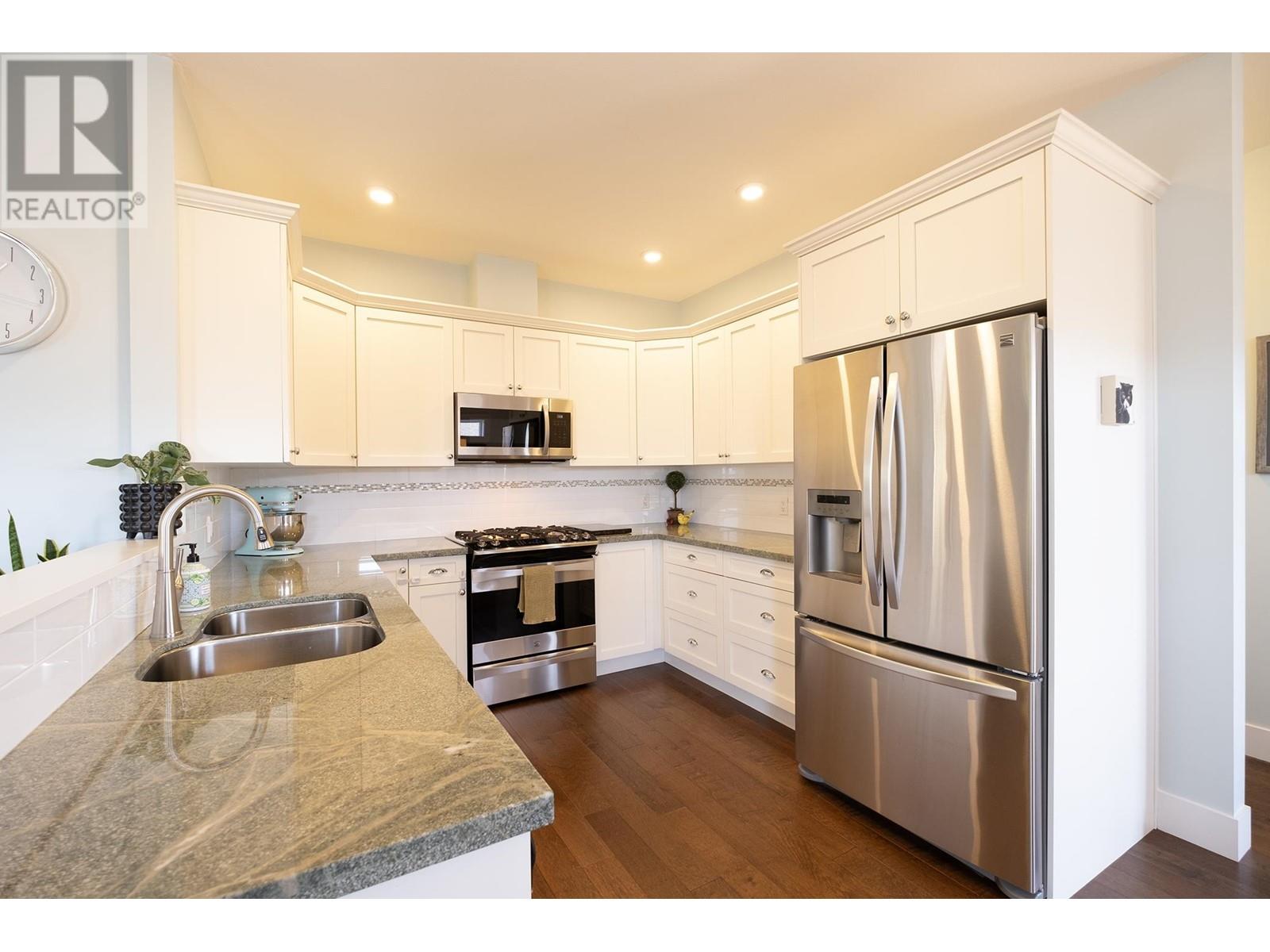 5438 Mccourt Road, Sechelt, British Columbia  V7Z 0N6 - Photo 7 - R2938369