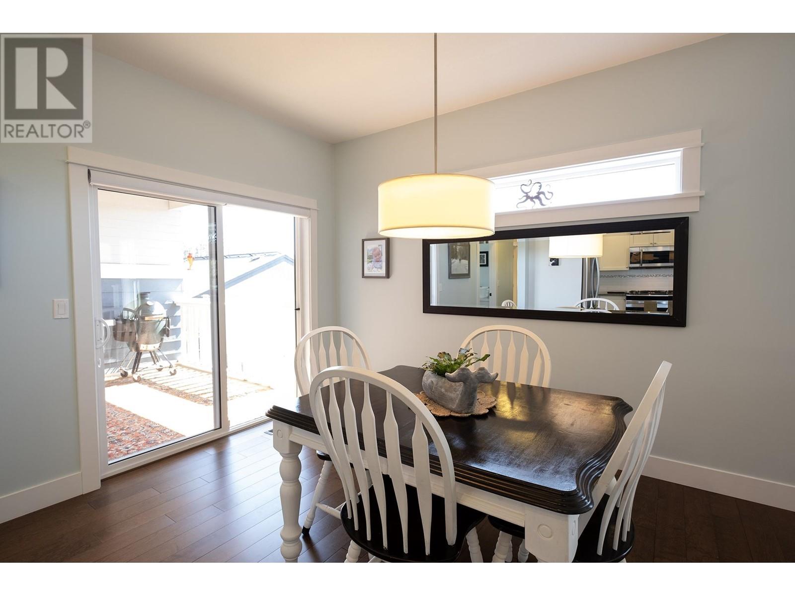 5438 Mccourt Road, Sechelt, British Columbia  V7Z 0N6 - Photo 9 - R2938369