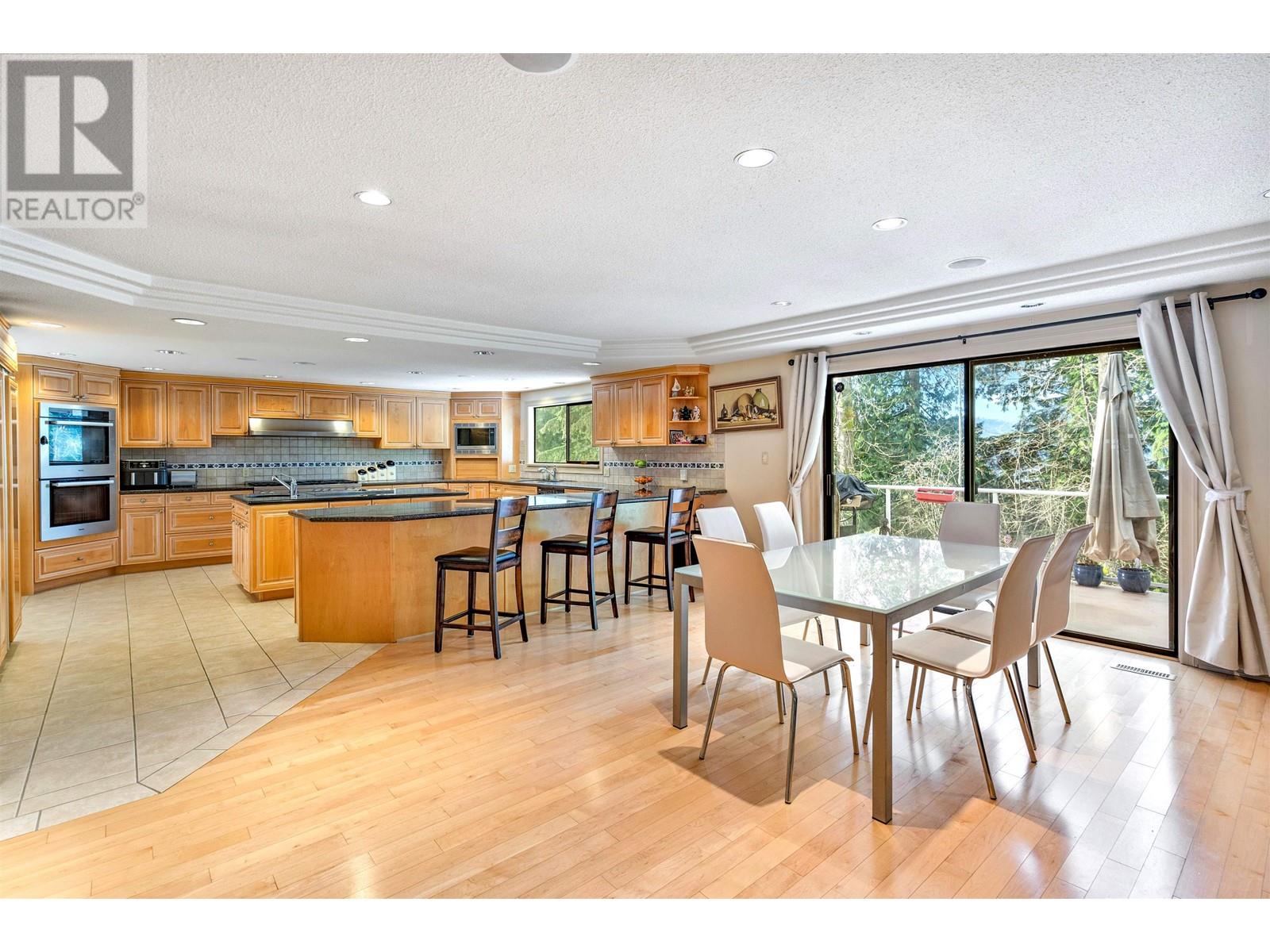 207 April Road, Port Moody, British Columbia  V3H 3V3 - Photo 10 - R2938385