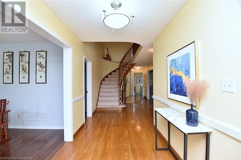 102 Huntingwood Avenue, Hamilton, Ontario  L9H 6X5 - Photo 2 - 40665718