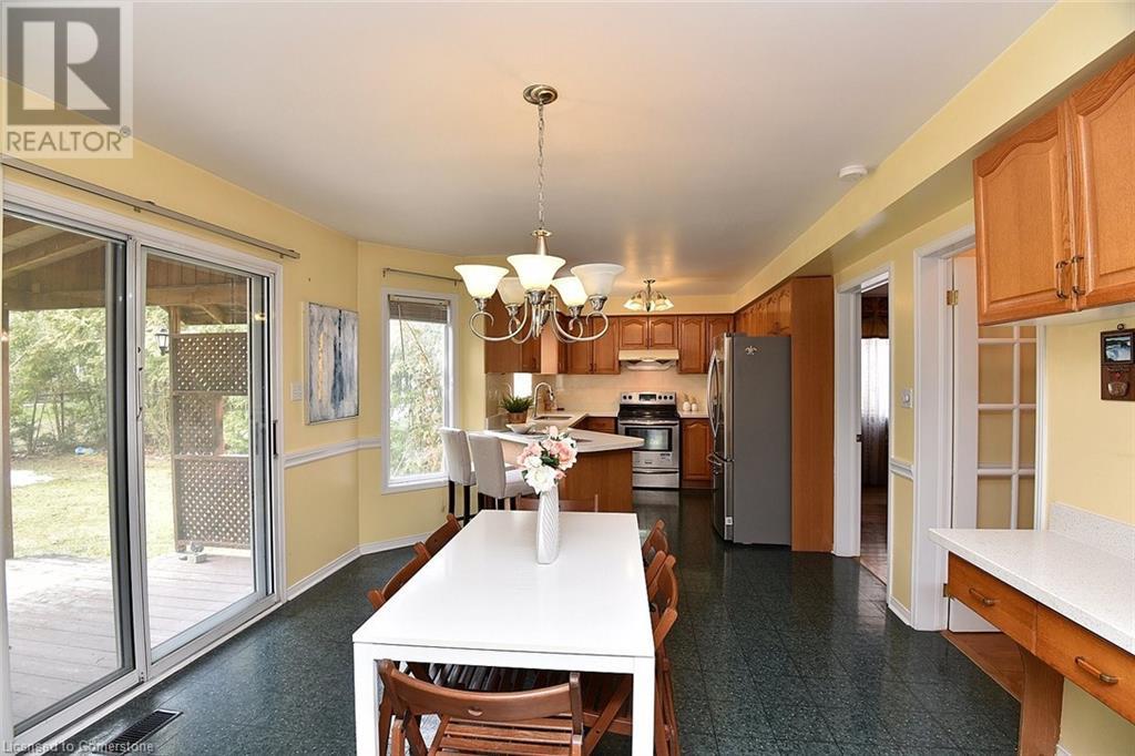 102 Huntingwood Avenue, Hamilton, Ontario  L9H 6X5 - Photo 3 - 40665718
