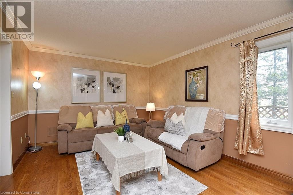 102 Huntingwood Avenue, Hamilton, Ontario  L9H 6X5 - Photo 4 - 40665718