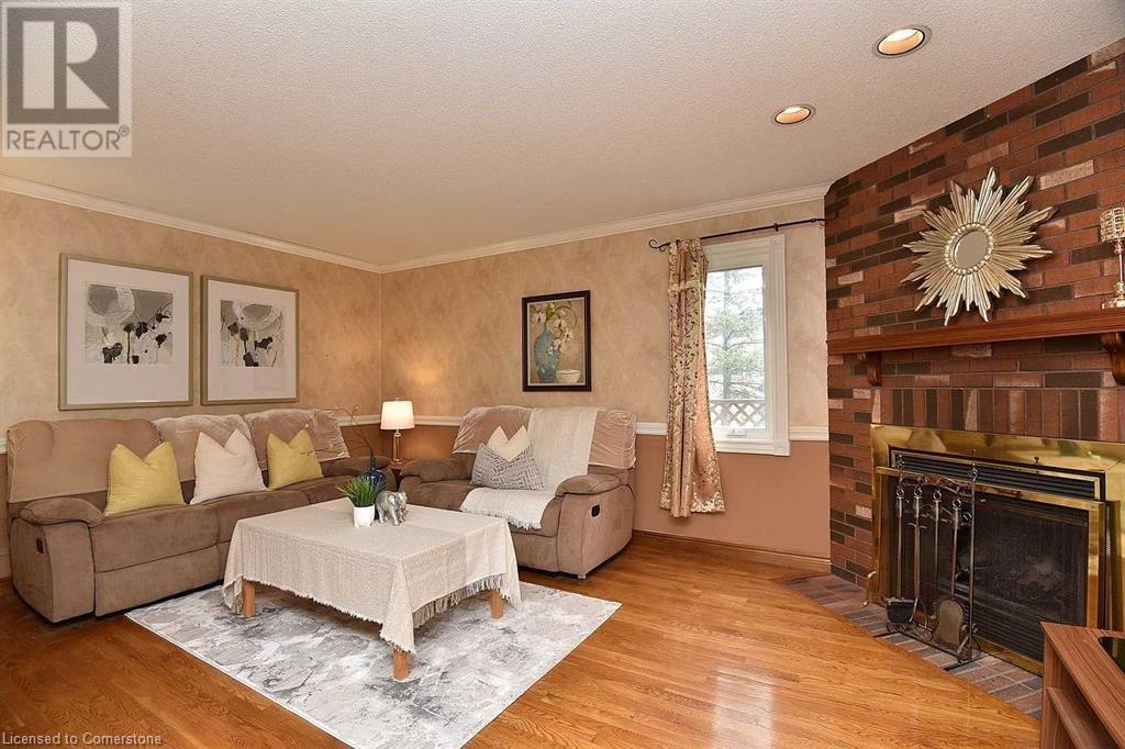 102 Huntingwood Avenue, Hamilton, Ontario  L9H 6X5 - Photo 6 - 40665718