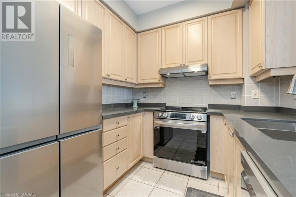 25 Kingsbridge Gardens Circle, Mississauga, Ontario  L5R 4B1 - Photo 10 - 40666387