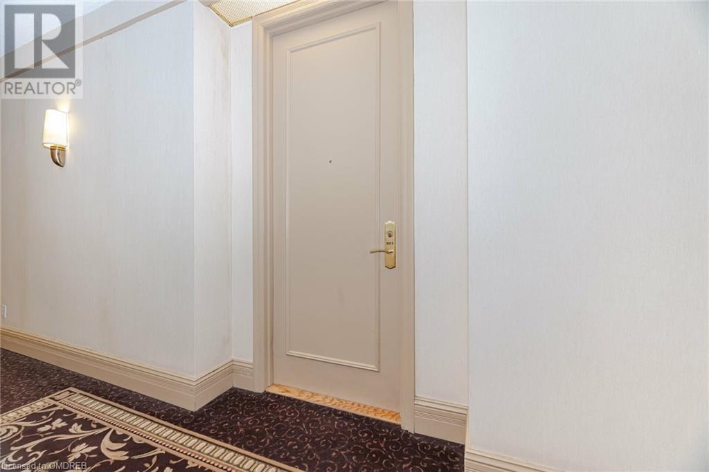 25 Kingsbridge Gardens Circle, Mississauga, Ontario  L5R 4B1 - Photo 5 - 40666387