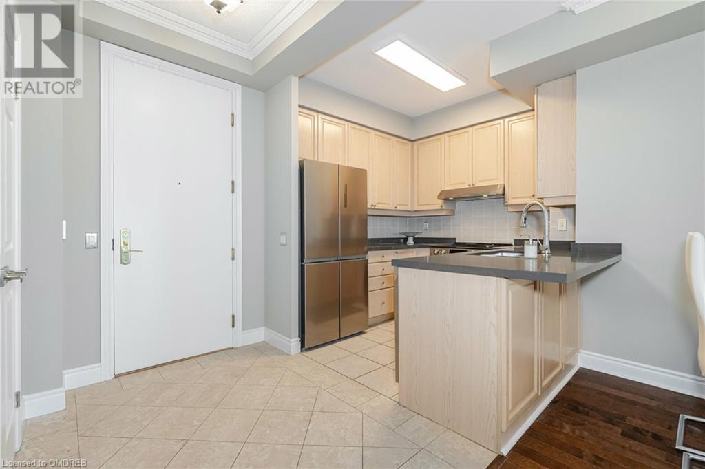 25 Kingsbridge Gardens Circle, Mississauga, Ontario  L5R 4B1 - Photo 8 - 40666387