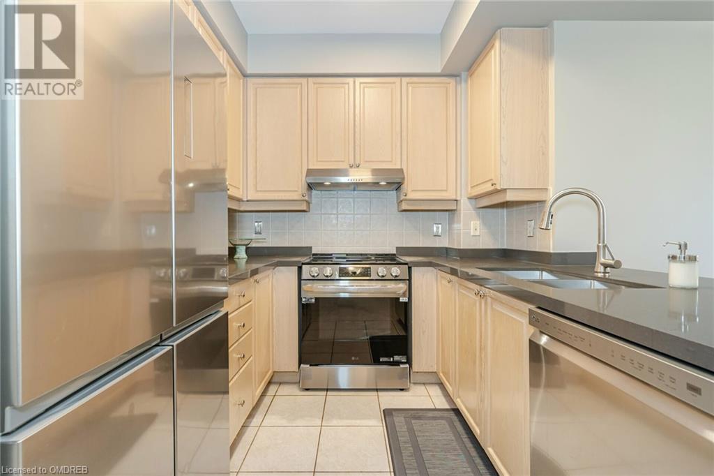 25 Kingsbridge Gardens Circle, Mississauga, Ontario  L5R 4B1 - Photo 9 - 40666387