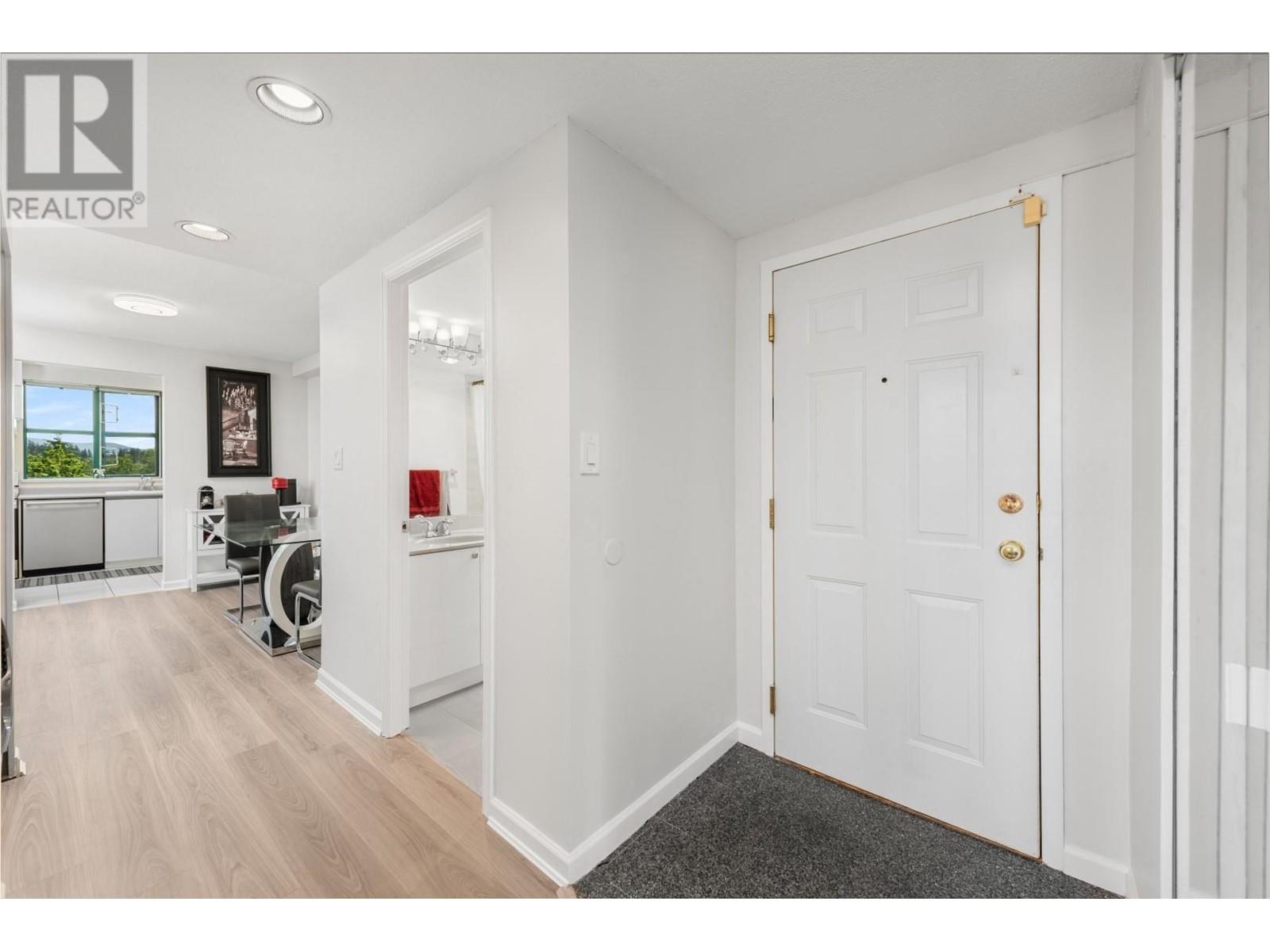 906 3071 Glen Drive, Coquitlam, British Columbia  V3B 7R1 - Photo 14 - R2938346