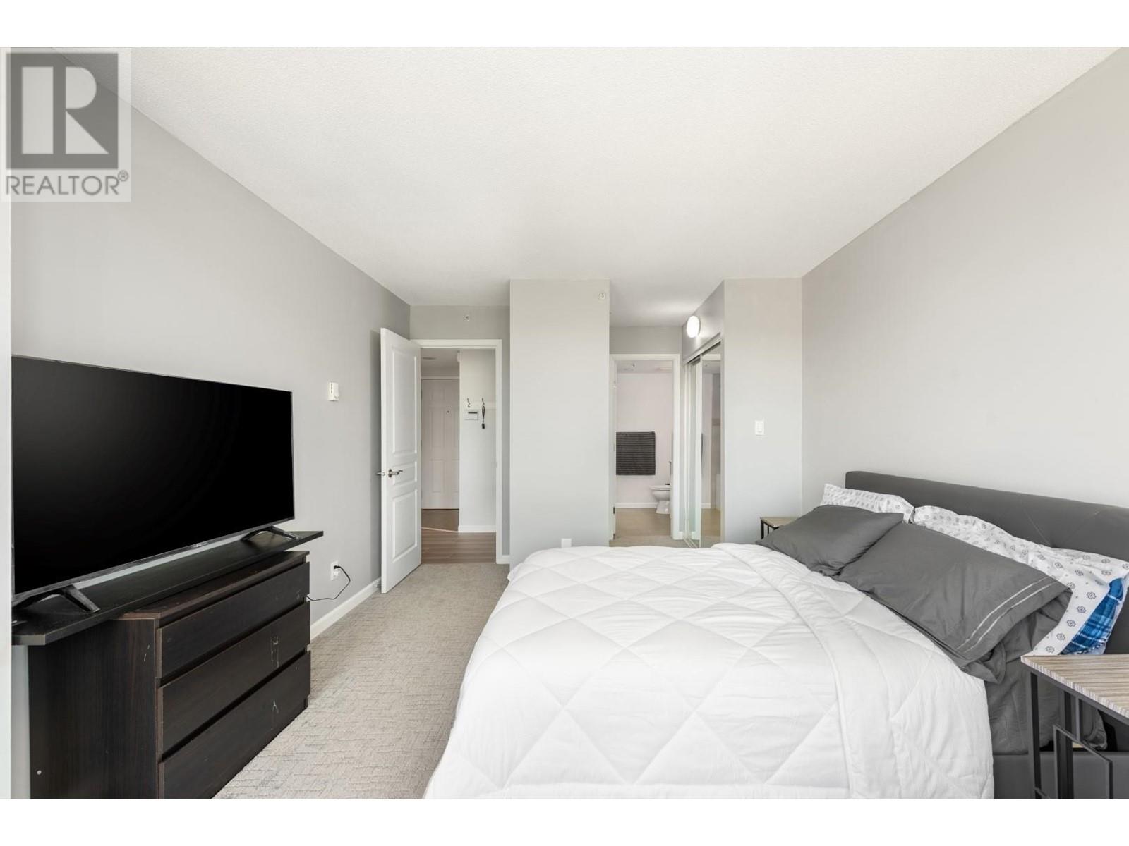 906 3071 Glen Drive, Coquitlam, British Columbia  V3B 7R1 - Photo 9 - R2938346