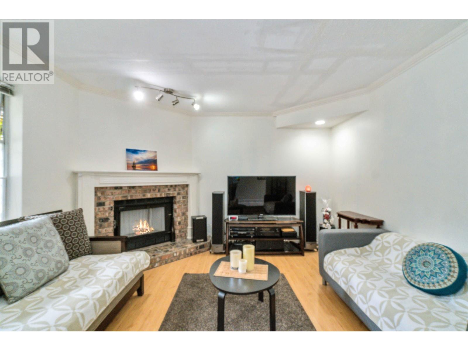 4 7131 Garden City Road, Richmond, British Columbia  V6Y 3M8 - Photo 5 - R2938450
