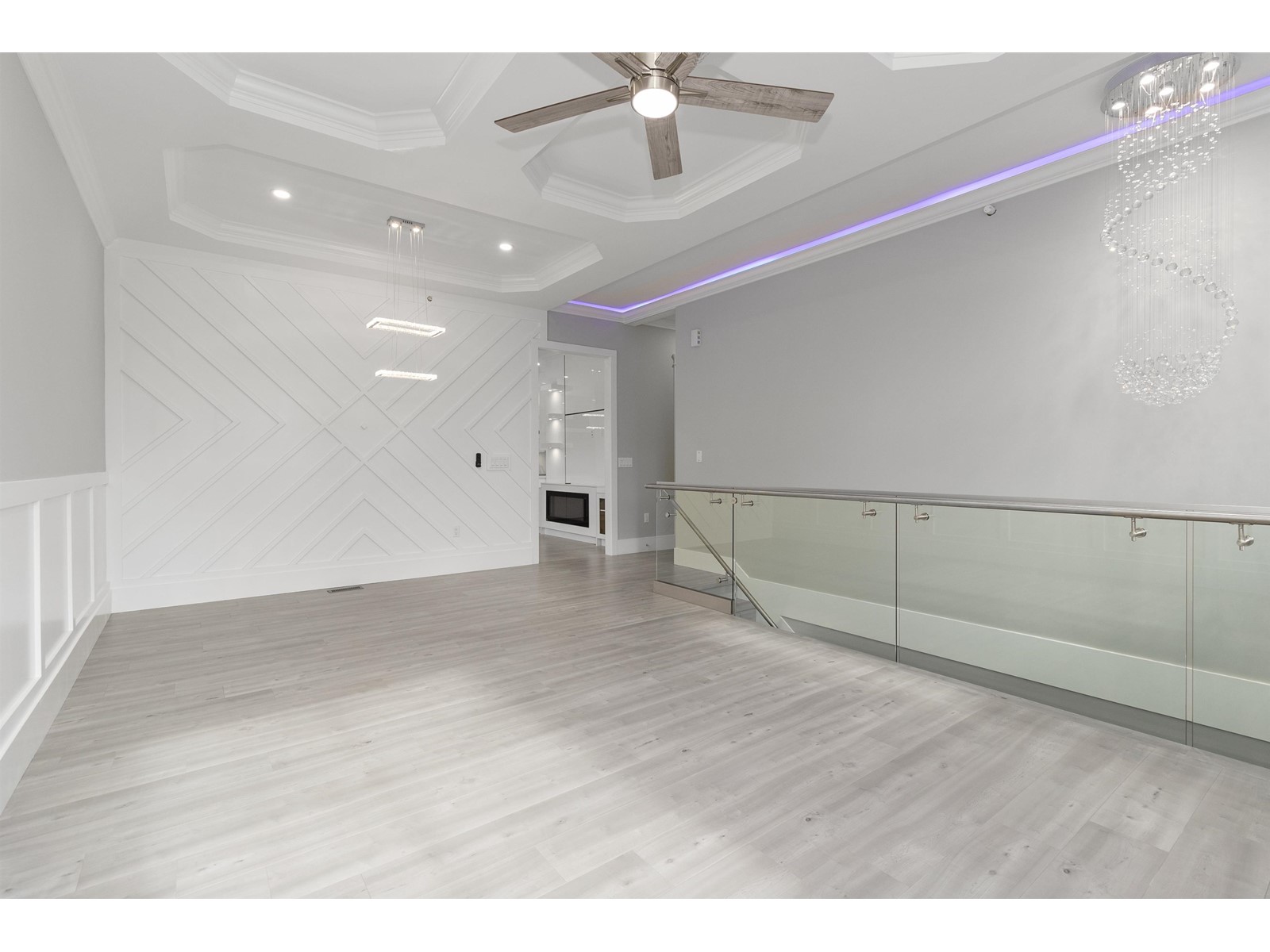 34007 Barker Court, Mission, British Columbia  V2V 6B2 - Photo 5 - R2933922