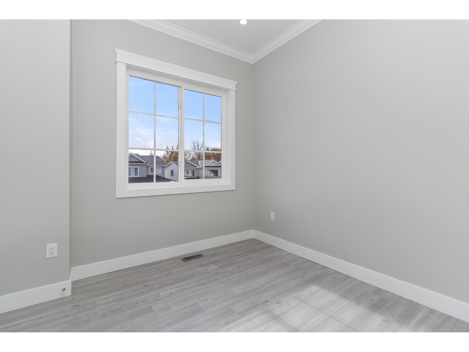 34007 Barker Court, Mission, British Columbia  V2V 6B2 - Photo 11 - R2933922