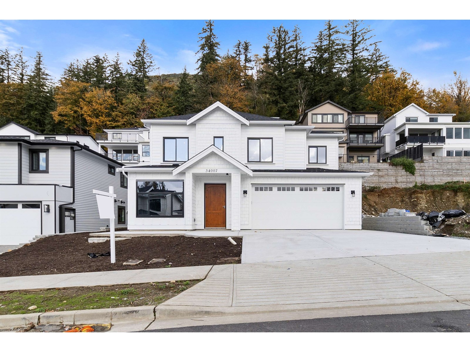 34007 Barker Court, Mission, British Columbia  V2V 6B2 - Photo 2 - R2933922