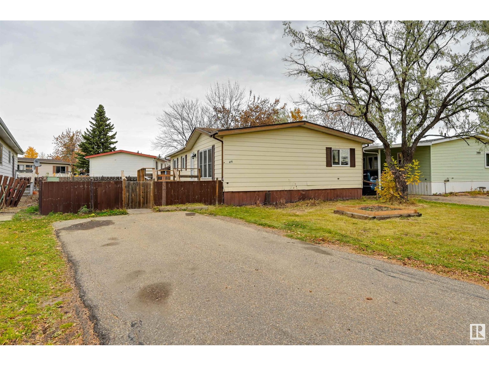 46 Maple Tc Nw Nw, Edmonton, Alberta  T6P 1H6 - Photo 1 - E4411418