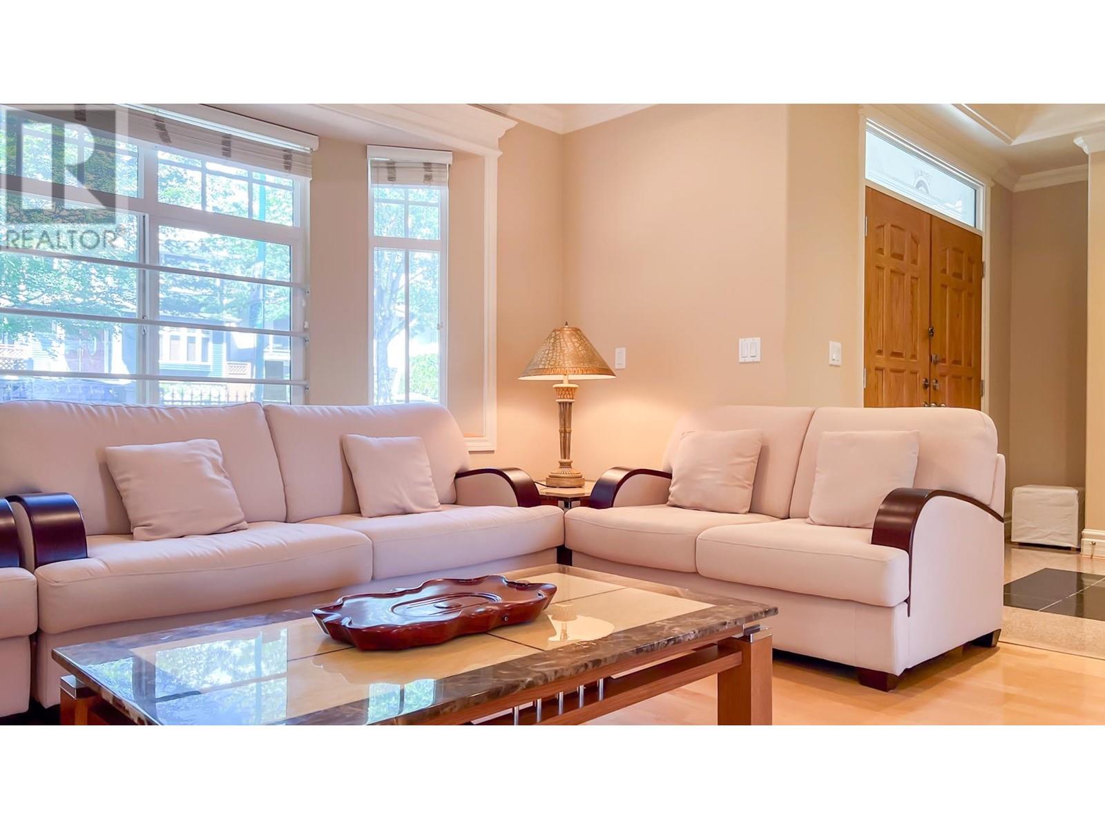 Listing Picture 3 of 39 : 260 W 63RD AVENUE, Vancouver / 溫哥華 - 魯藝地產 Yvonne Lu Group - MLS Medallion Club Member