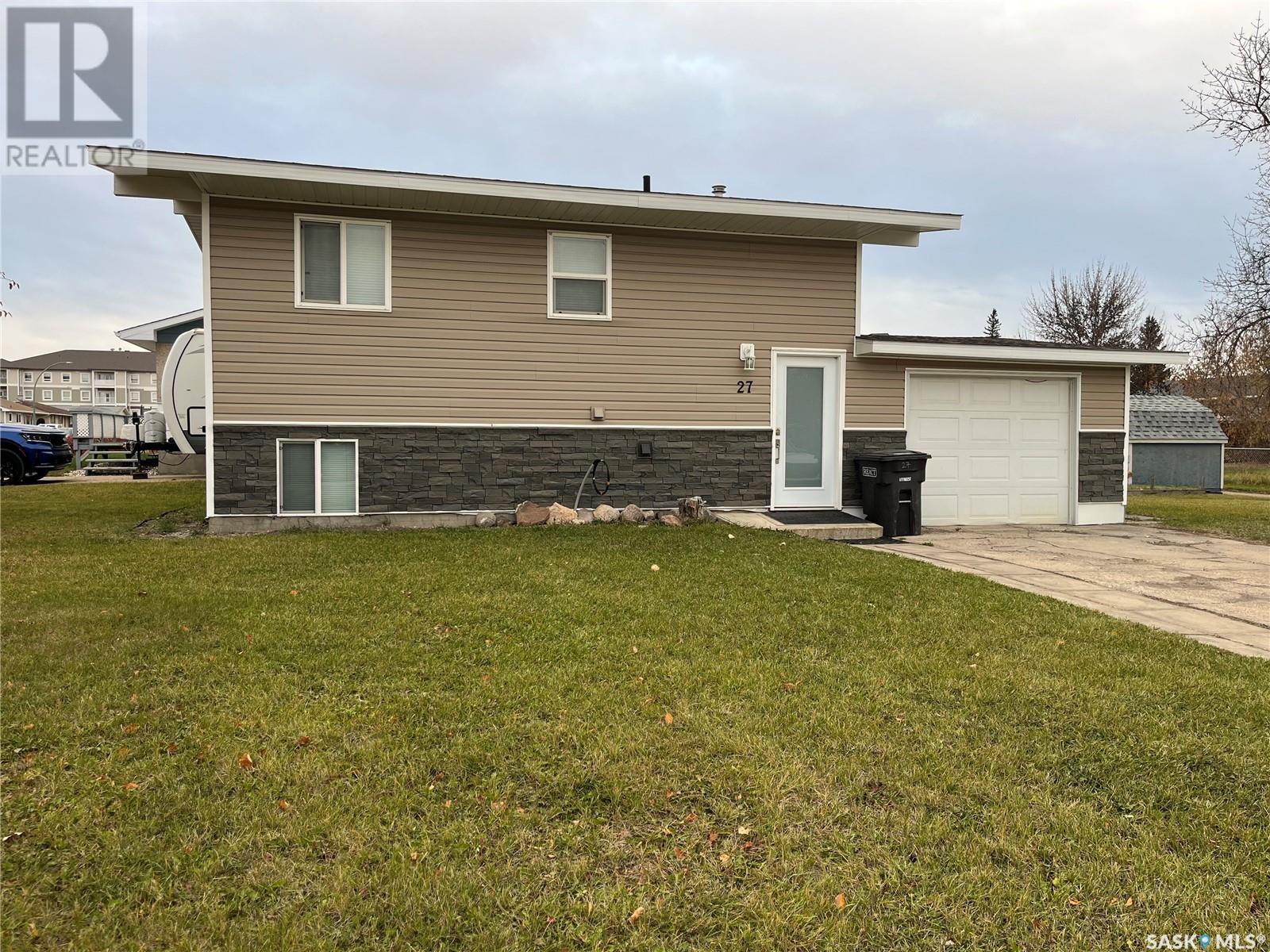 27 Calvert Crescent, Lanigan, Saskatchewan  S0K 2M0 - Photo 2 - SK986768