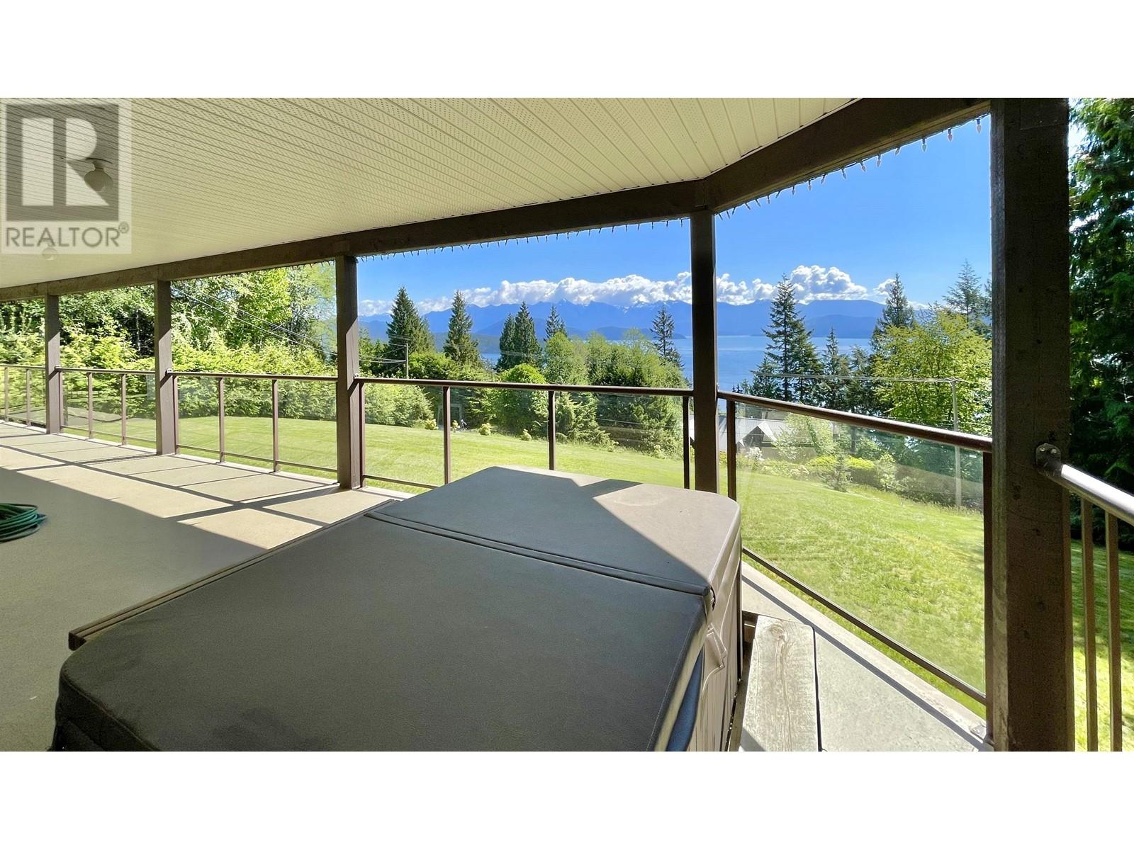 259 Bridgeman Road, Gibsons, British Columbia  V0N 1V1 - Photo 2 - R2938482