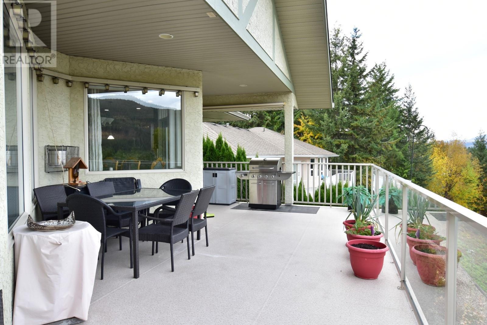Property at 2597 Grandview Place image 4