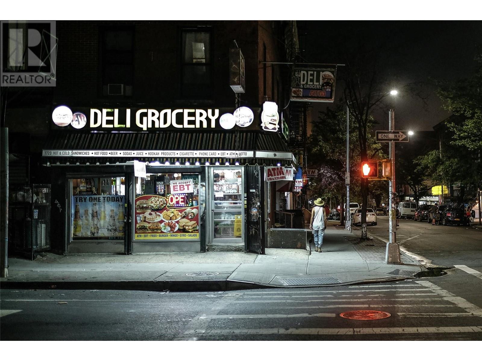 1553 Harvey Avenue Unit# F, kelowna, British Columbia V1Y6G1