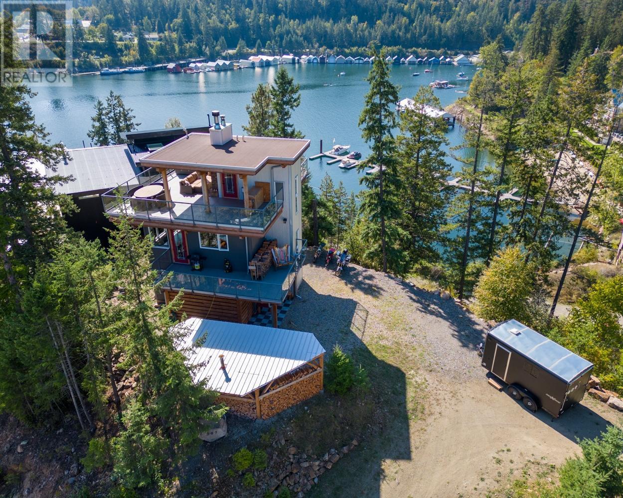 567 LARCH DRIVE Kaslo