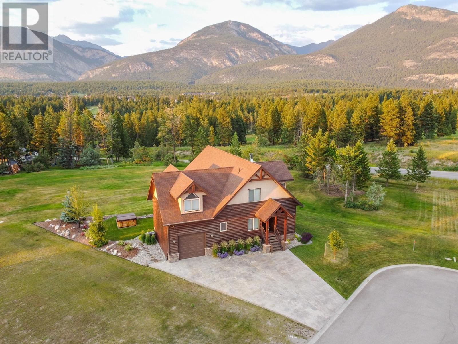 640 UPPER LAKEVIEW ROAD Unit# 33, Invermere, British Columbia