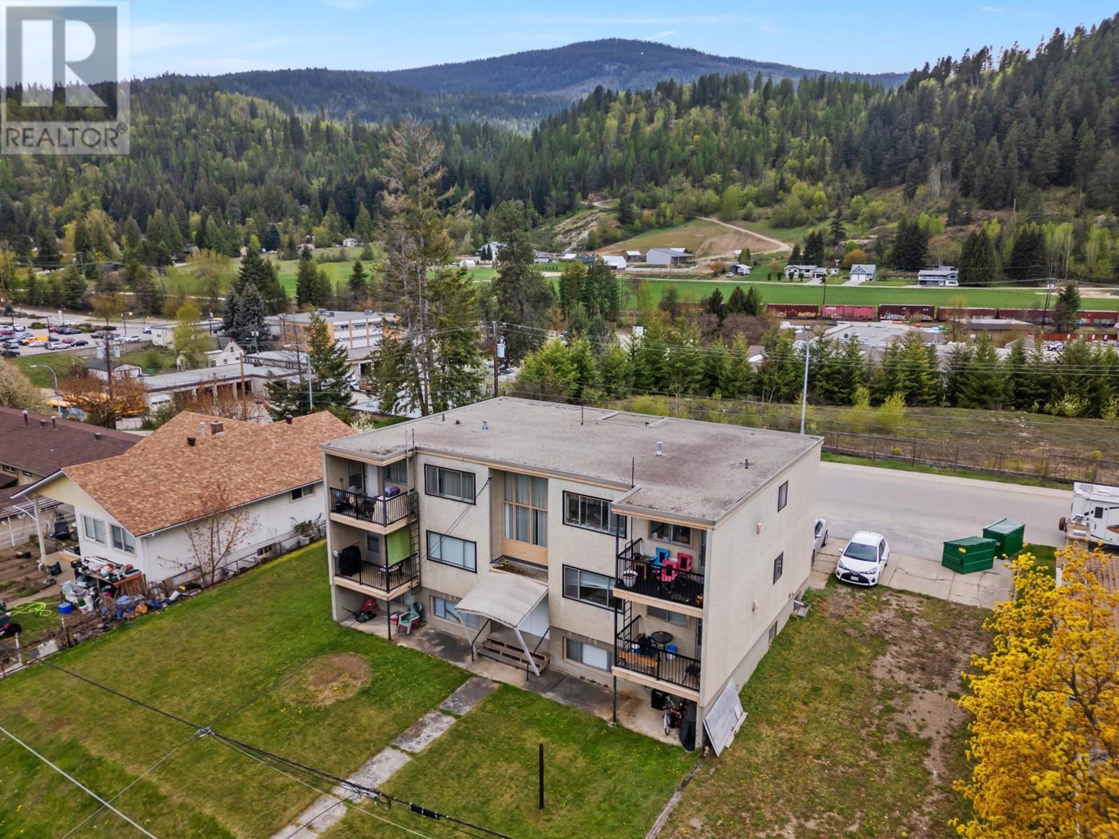 525 11TH AVENUE Castlegar