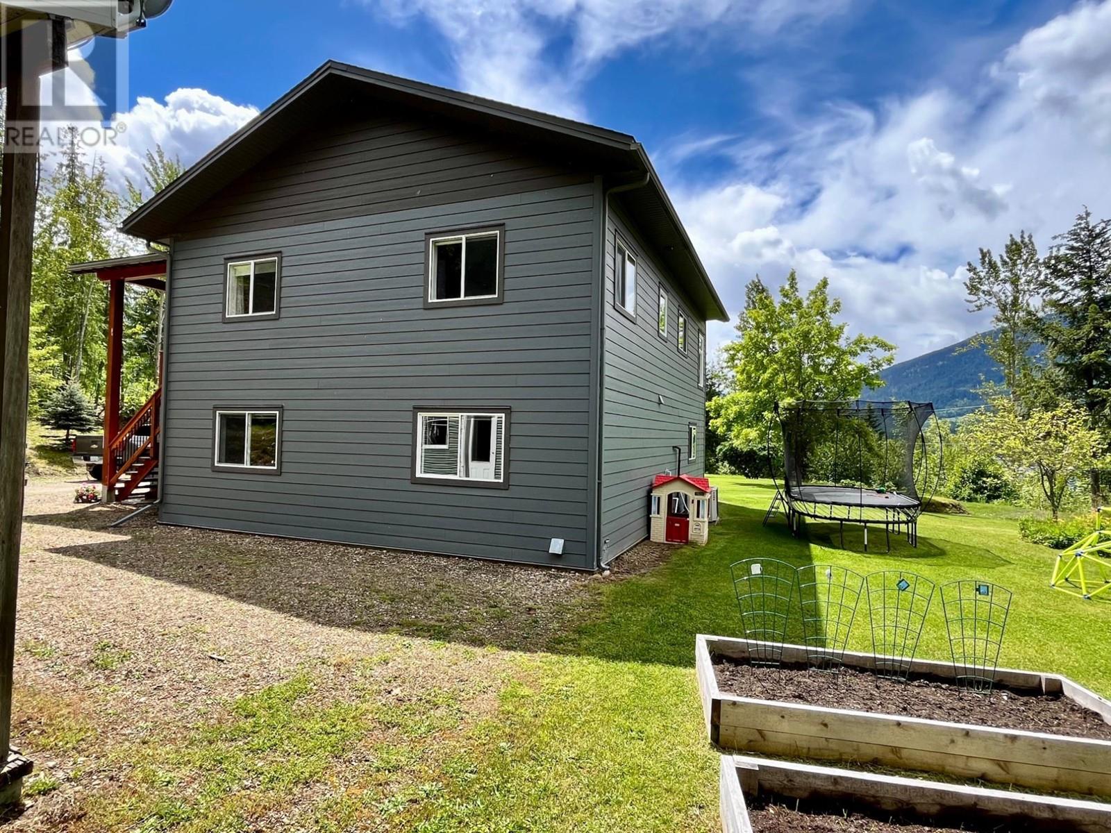 185 DONNELLYS ROAD Nakusp