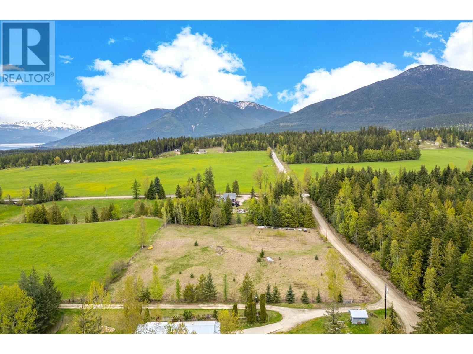 787 CRESCENT BAY ROAD Nakusp