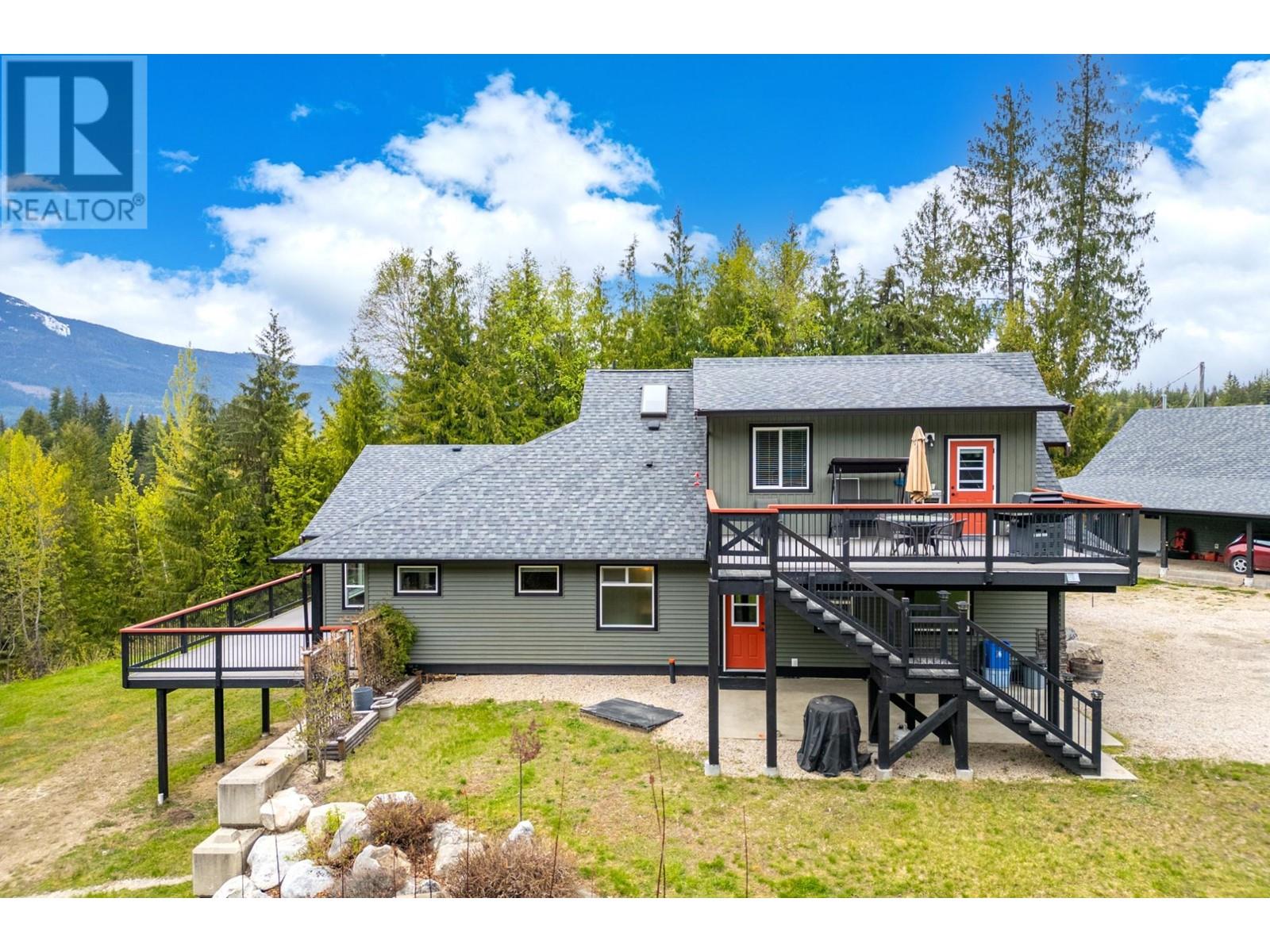 787 CRESCENT BAY ROAD Nakusp